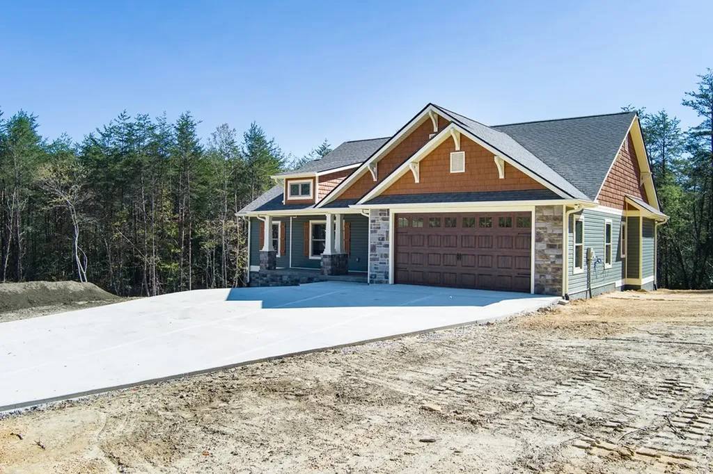 9106 Hebbertsburg Road Crab Orchard TN 37723