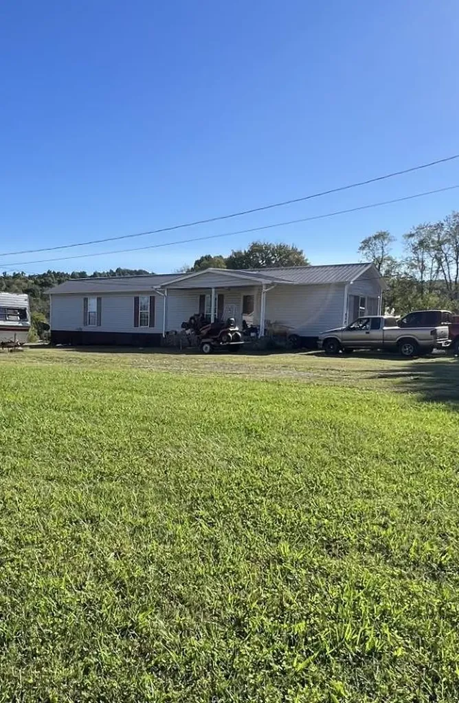 214 Old Hillcrest Drive Byrdstown TN 38549