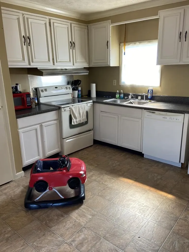 214 Old Hillcrest Drive Byrdstown TN 38549