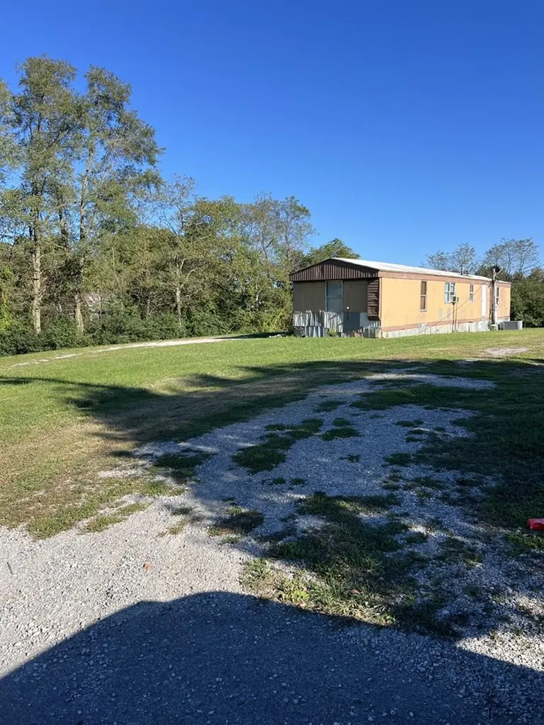 214 Old Hillcrest Drive Byrdstown TN 38549