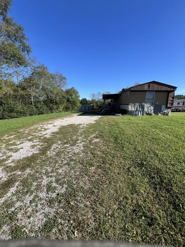 214 Old Hillcrest Drive Byrdstown TN 38549