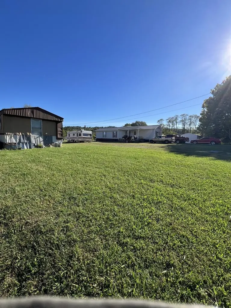 214 Old Hillcrest Drive Byrdstown TN 38549