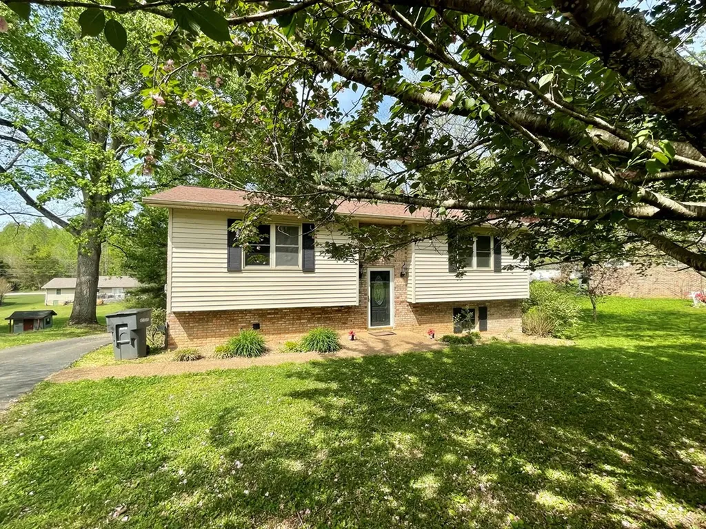 450 Dogwood Circle Cookeville TN 38501-5701