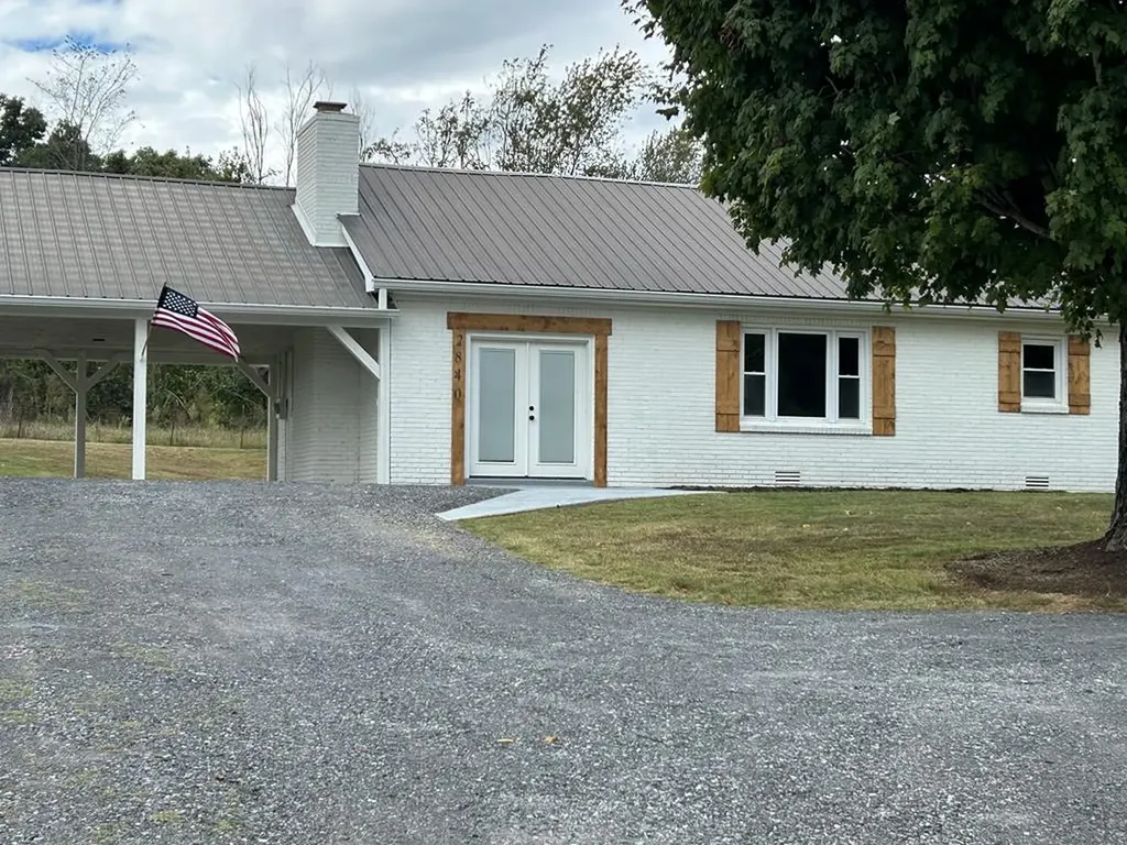 2840 Mccoinsville Road Gainesboro TN 38562