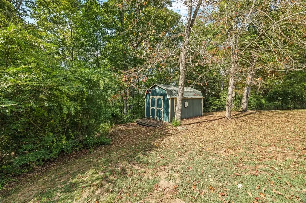 568 W Creston Road Crossville TN 38571