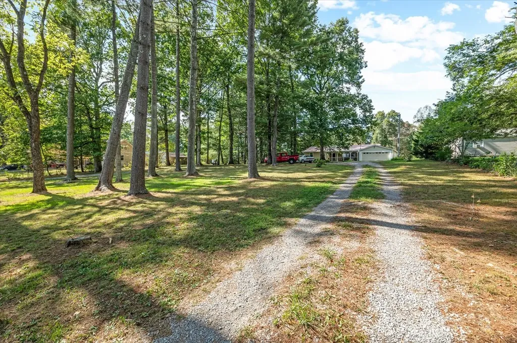 568 W Creston Road Crossville TN 38571