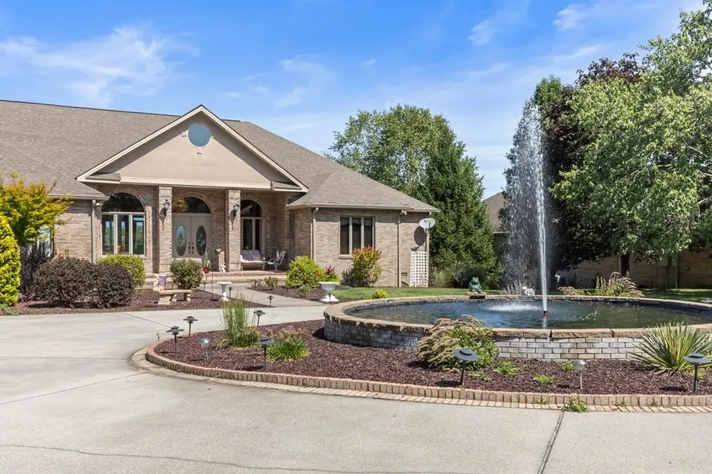 161 River Bend Drive Crossville TN 38555