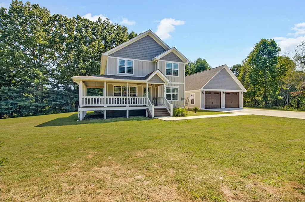 1127 Whispering Pines Lane Jamestown TN 38556