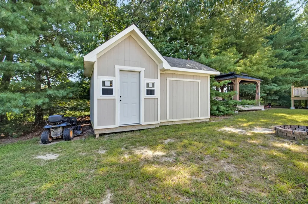 1127 Whispering Pines Lane Jamestown TN 38556