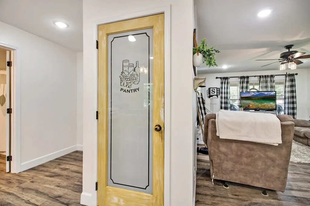 1127 Whispering Pines Lane Jamestown TN 38556