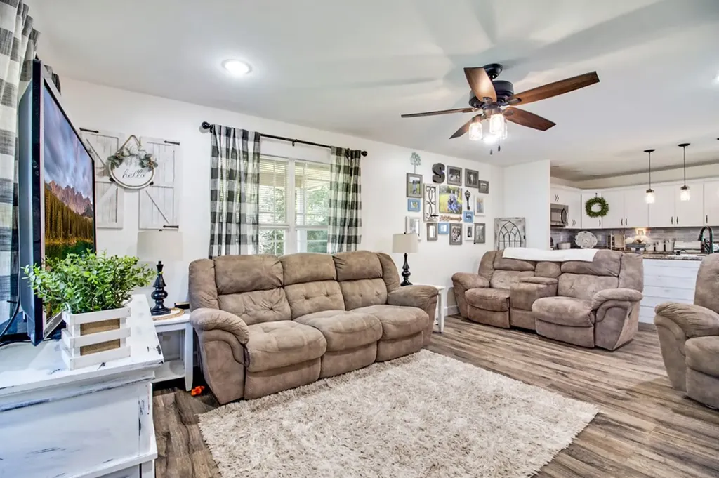 1127 Whispering Pines Lane Jamestown TN 38556