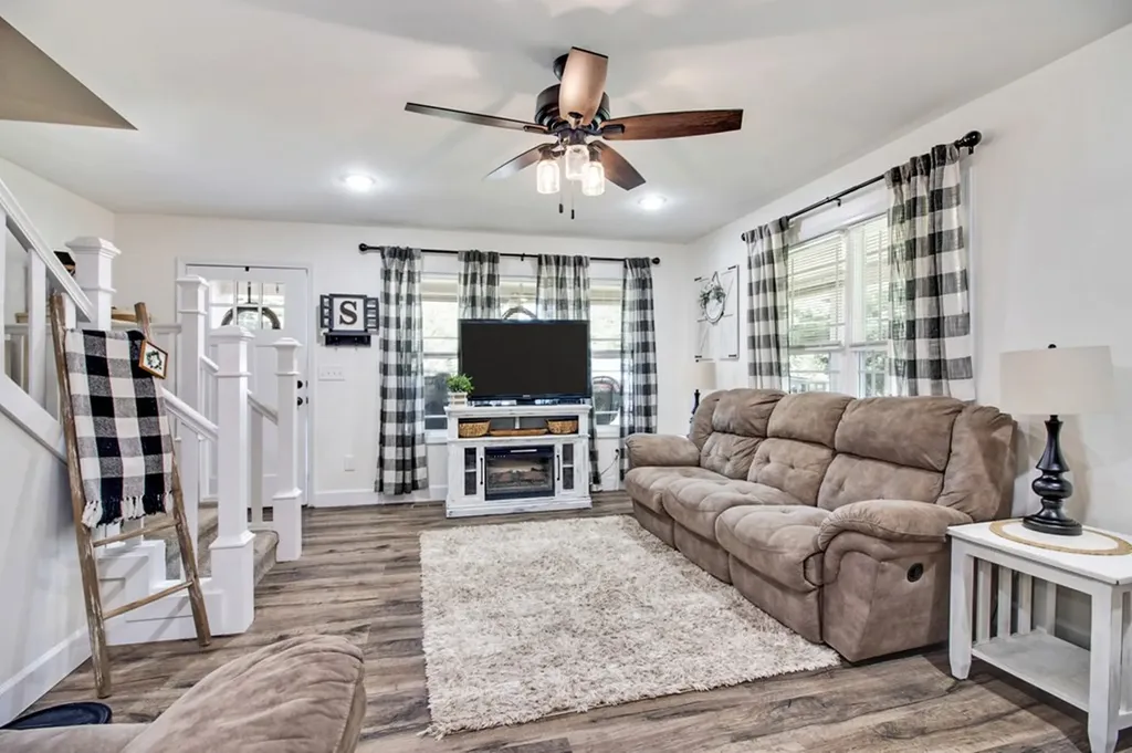 1127 Whispering Pines Lane Jamestown TN 38556