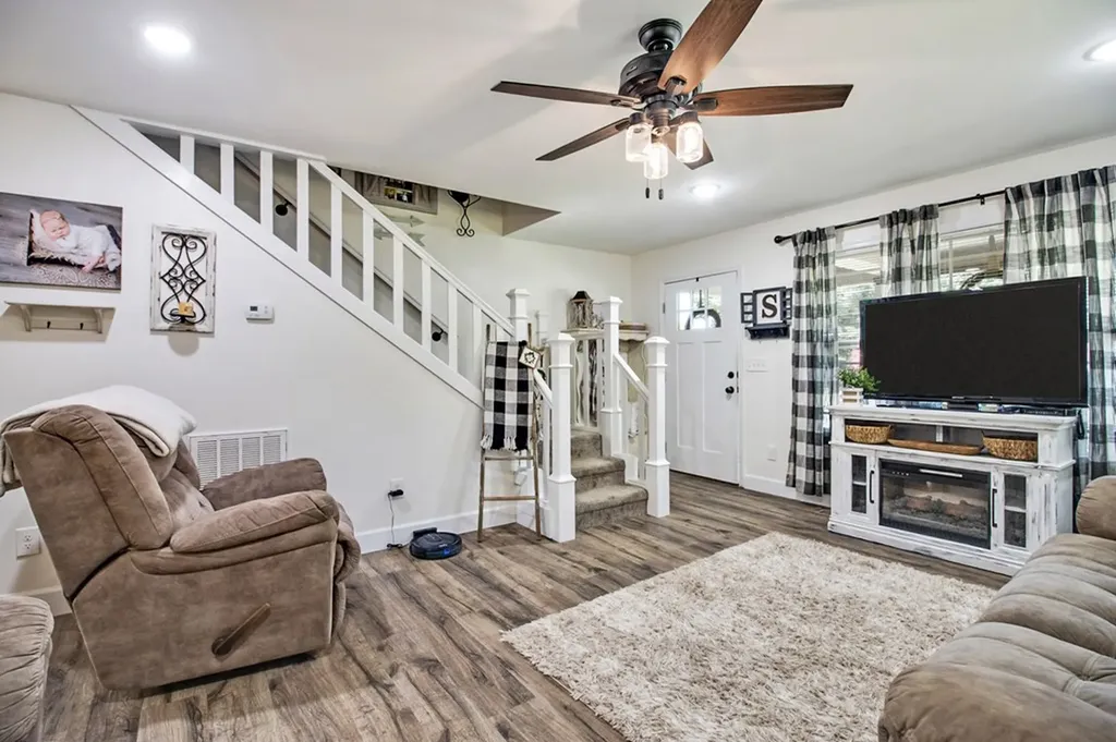 1127 Whispering Pines Lane Jamestown TN 38556