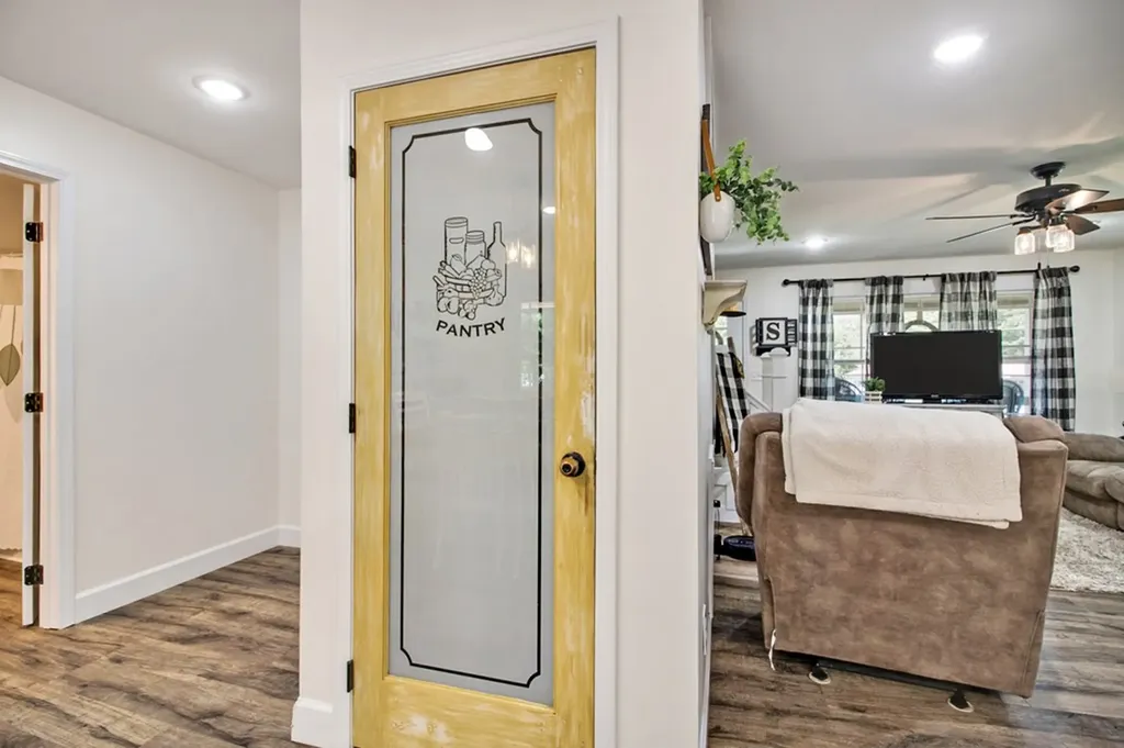 1127 Whispering Pines Lane Jamestown TN 38556