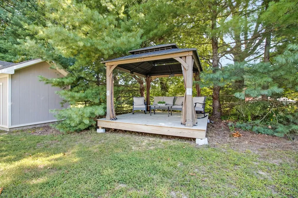 1127 Whispering Pines Lane Jamestown TN 38556