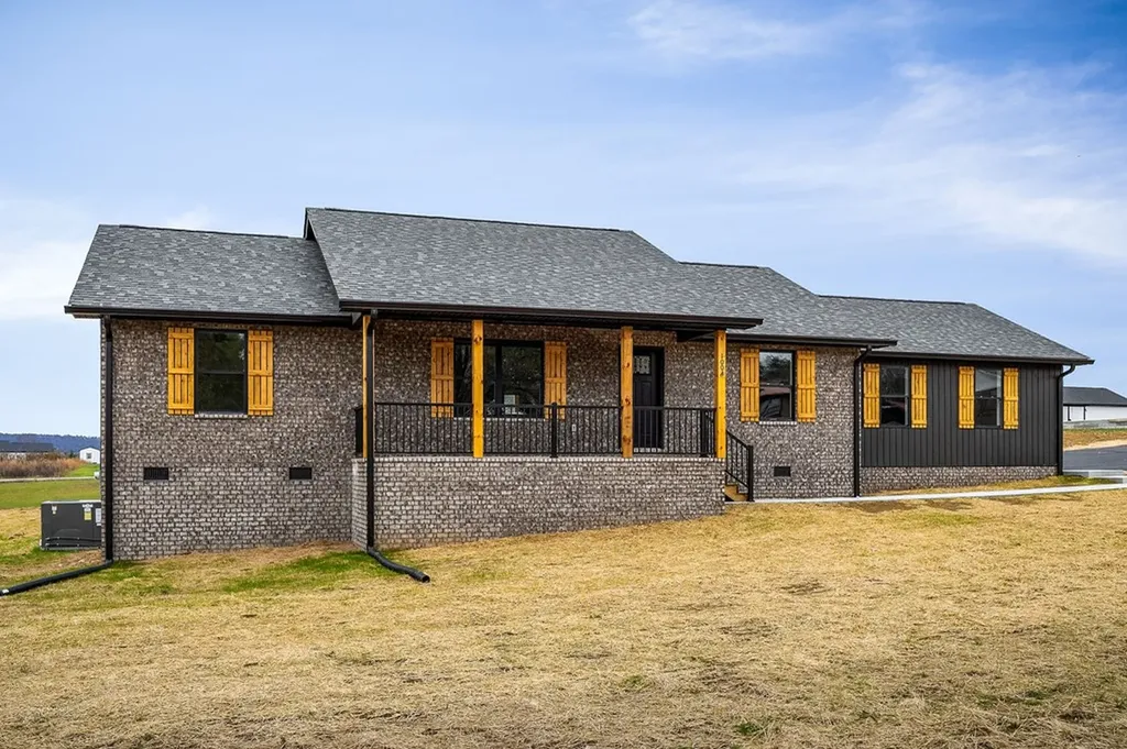 1004 N Spring Street Sparta TN 38583