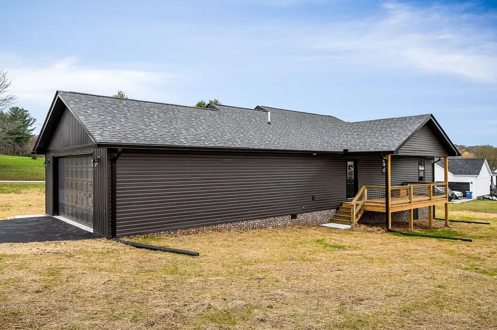 1004 N Spring Street Sparta TN 38583