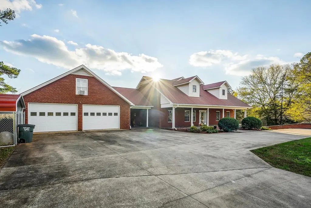 815 W Bockman Way Sparta TN 38583