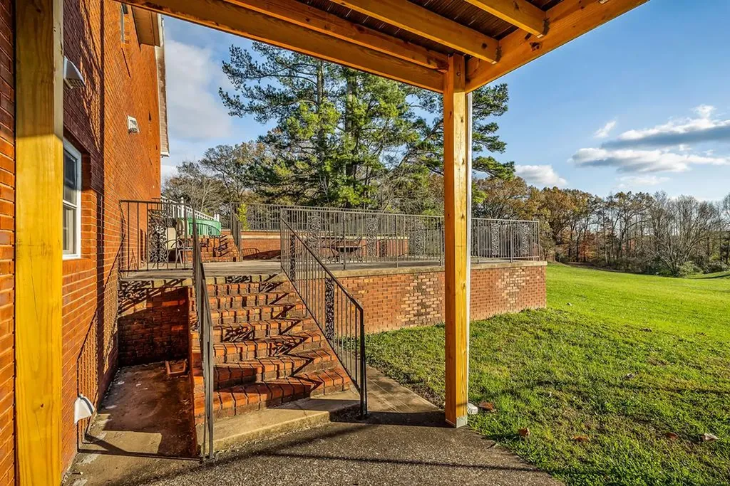 815 W Bockman Way Sparta TN 38583