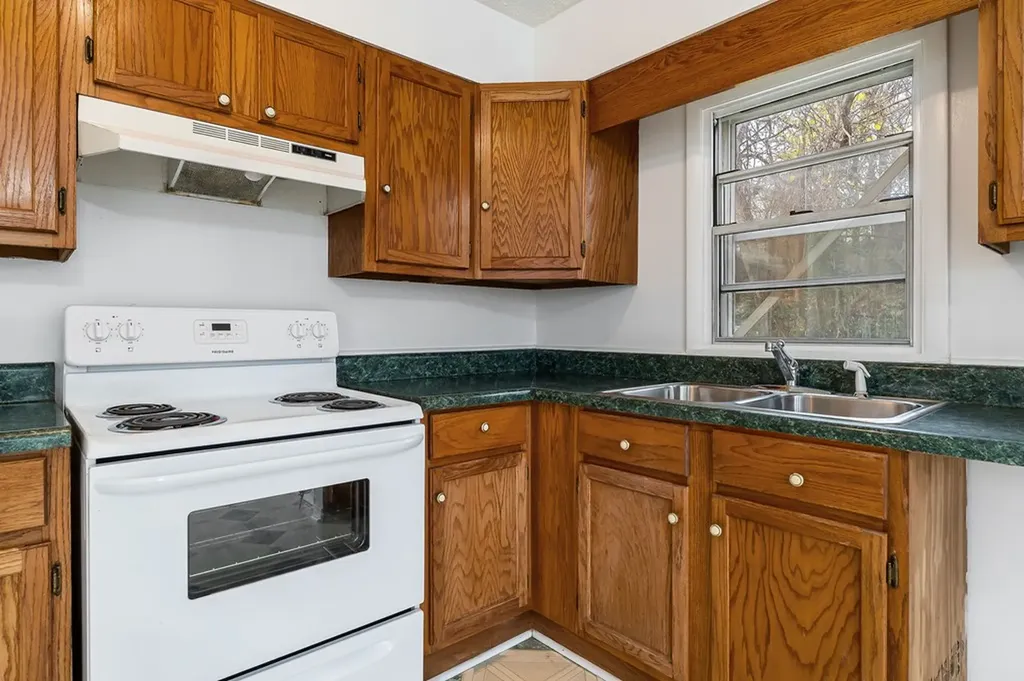 17 Emma L Officer Street Sparta TN 38583