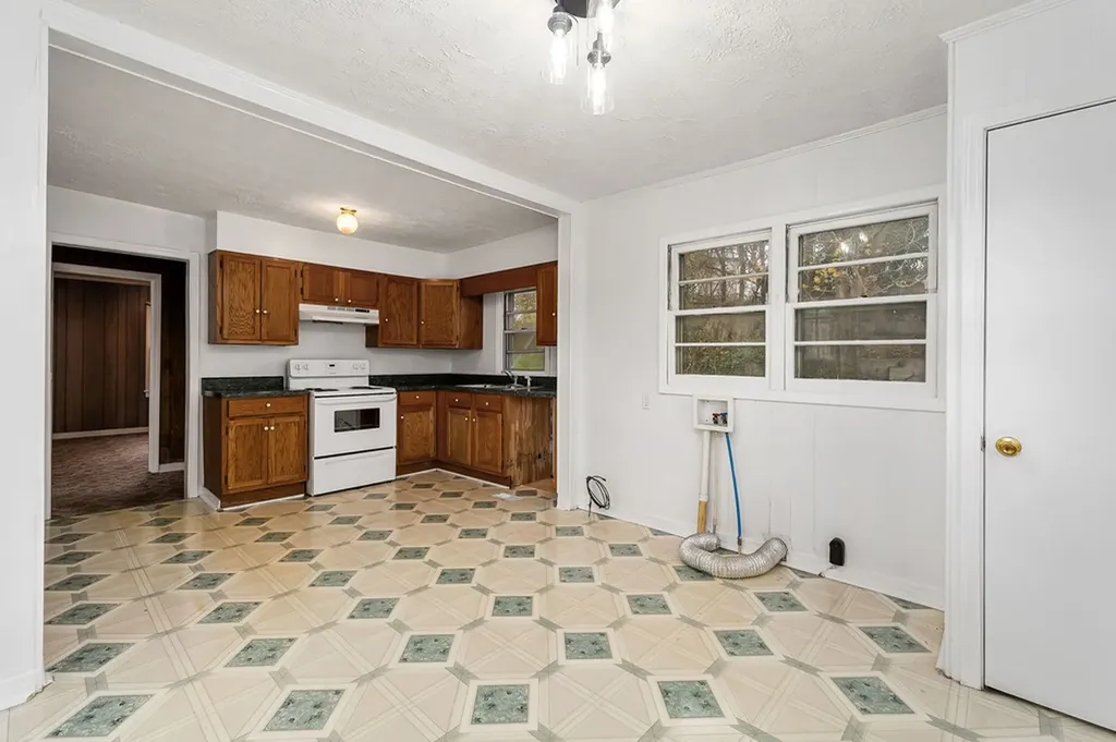 17 Emma L Officer Street Sparta TN 38583