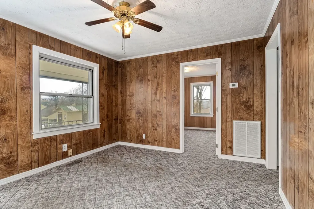 17 Emma L Officer Street Sparta TN 38583