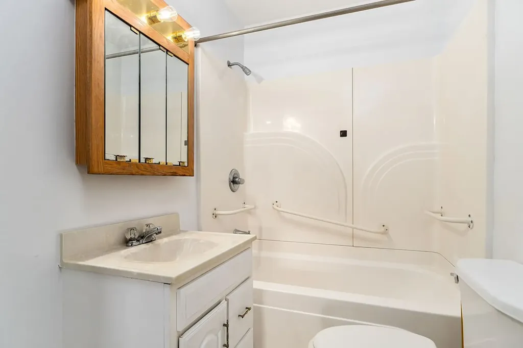 17 Emma L Officer Street Sparta TN 38583