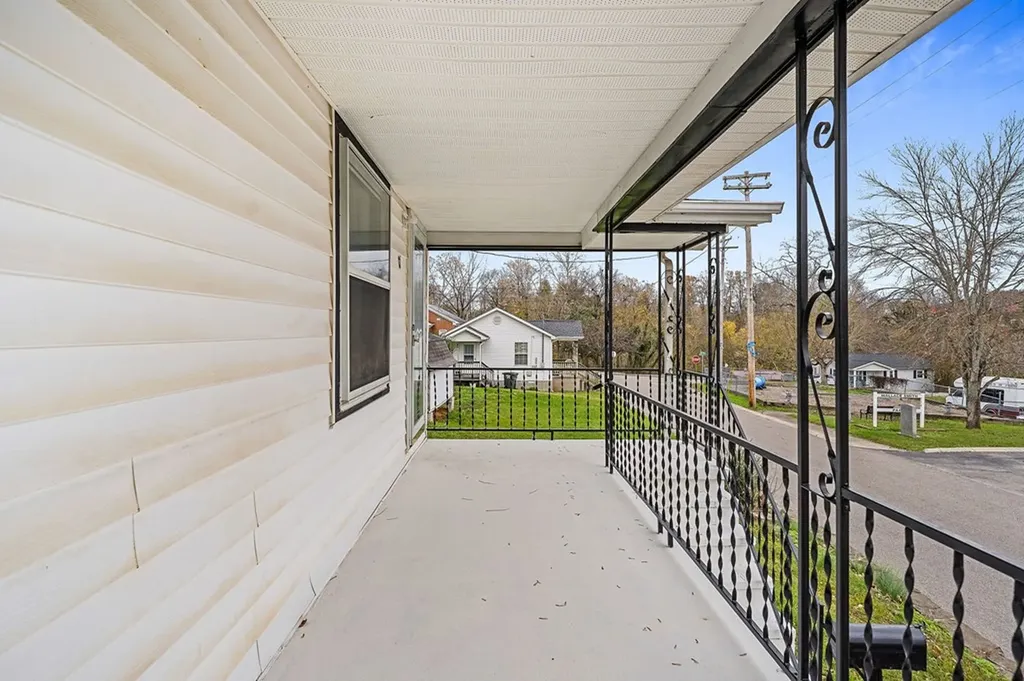 17 Emma L Officer Street Sparta TN 38583