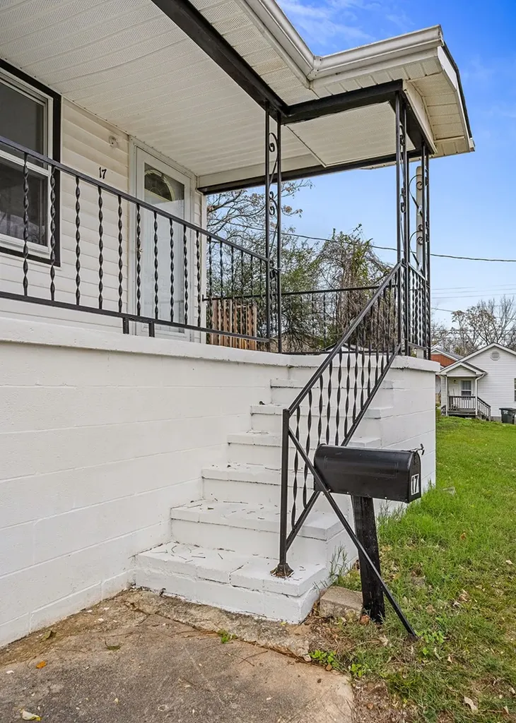 17 Emma L Officer Street Sparta TN 38583