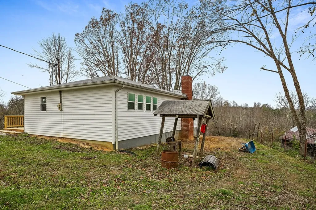 3492 Hilham Highway Hilham TN 38568-5616
