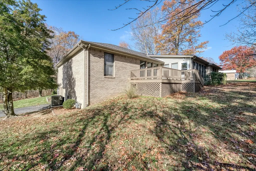 802 Mills Creek Lane Cookeville TN 38501