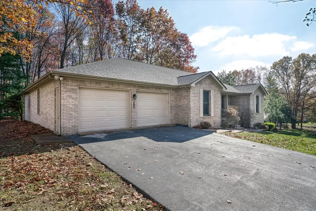 802 Mills Creek Lane Cookeville TN 38501