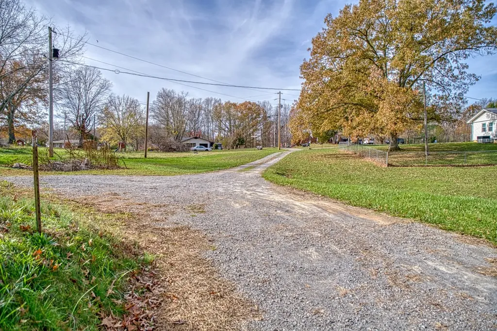 152 Martin Ridge Lane Gainesboro TN 38562