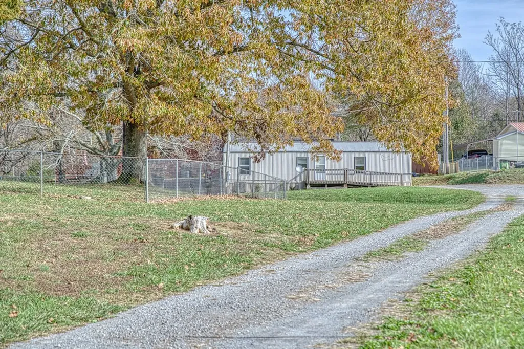 152 Martin Ridge Lane Gainesboro TN 38562