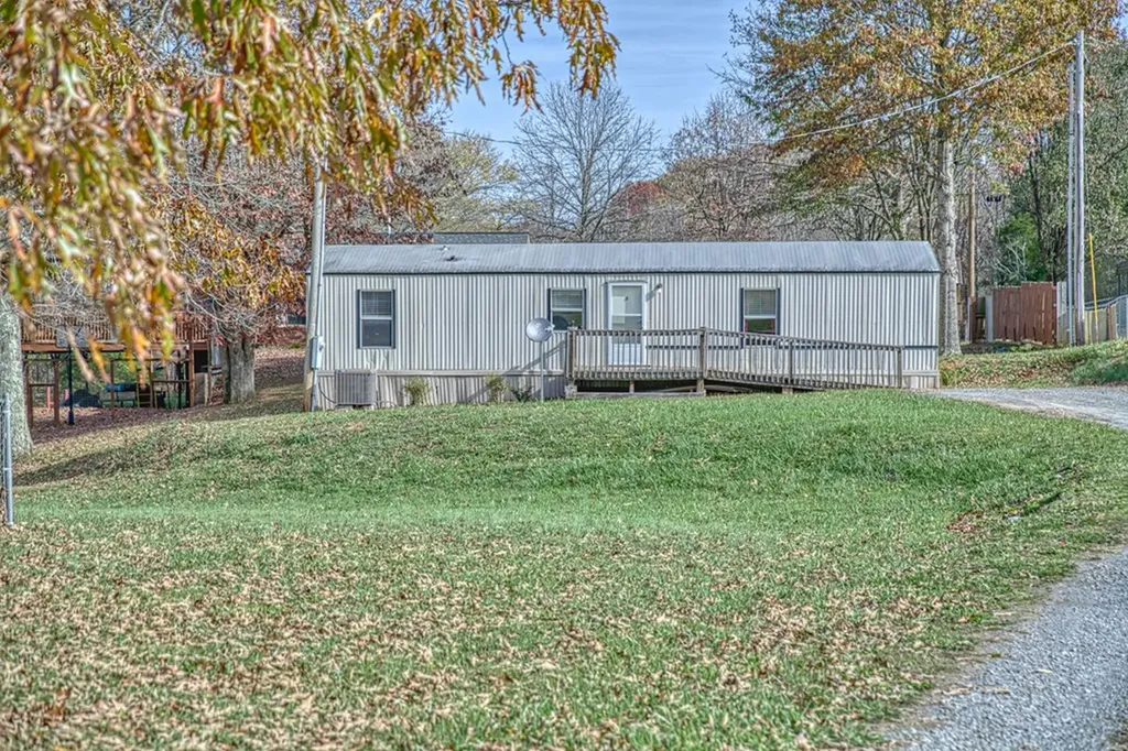 152 Martin Ridge Lane Gainesboro TN 38562