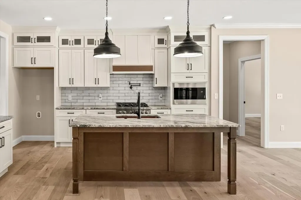 7083 Honeysuckle Trail Baxter TN 38544