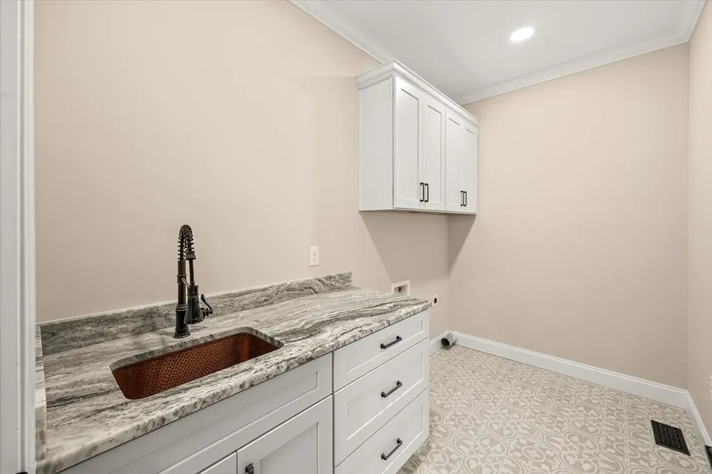 7083 Honeysuckle Trail Baxter TN 38544