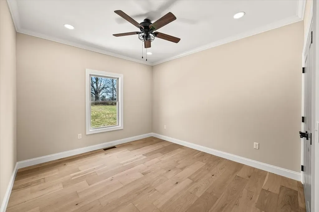 7083 Honeysuckle Trail Baxter TN 38544