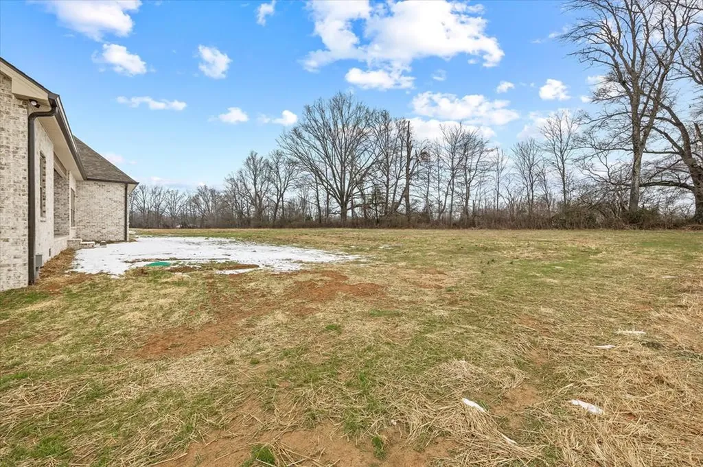 7083 Honeysuckle Trail Baxter TN 38544