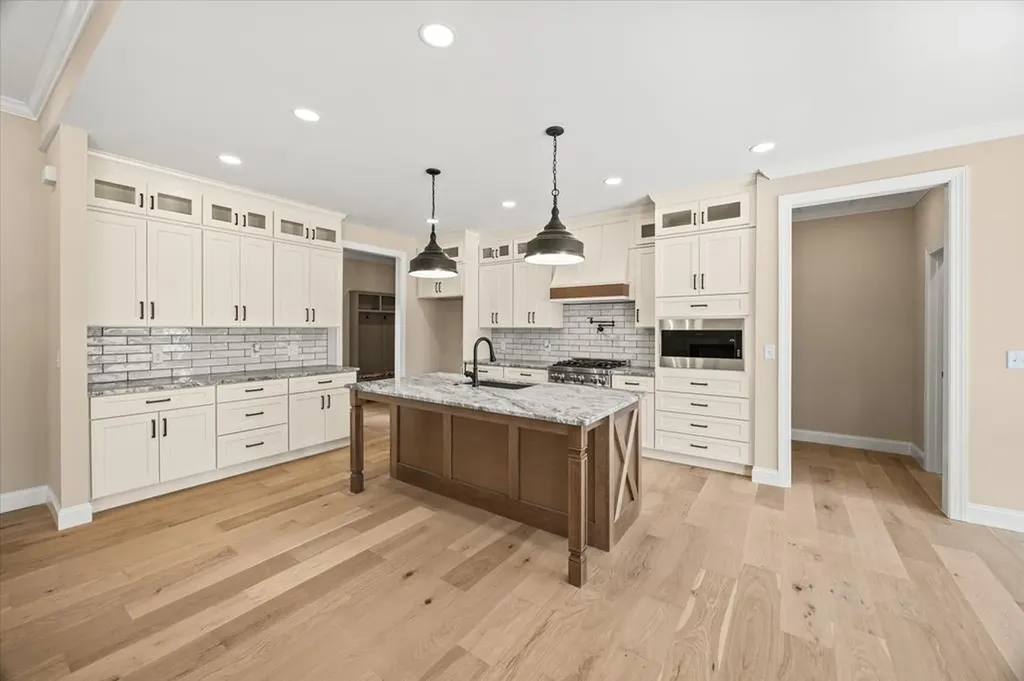 7083 Honeysuckle Trail Baxter TN 38544