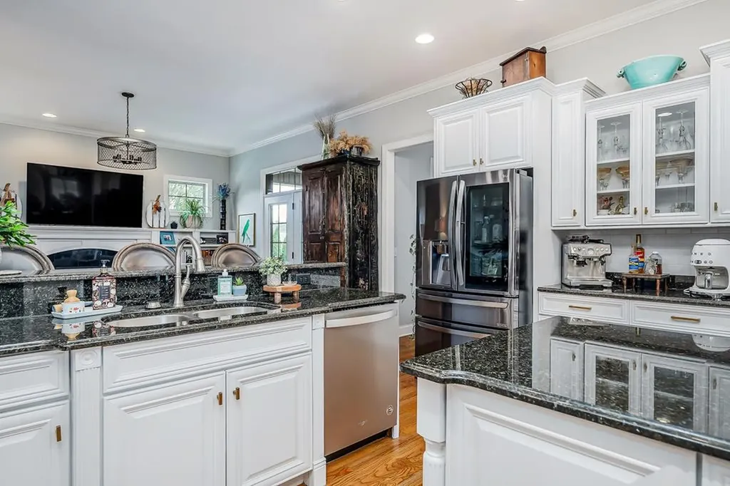 1773 Hickory Cove Cookeville TN 38506