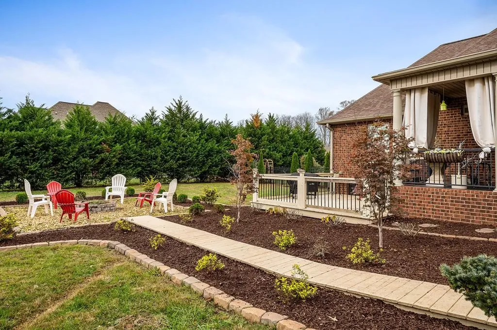 1773 Hickory Cove Cookeville TN 38506