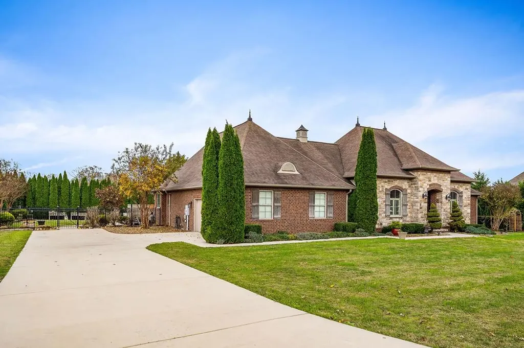 1773 Hickory Cove Cookeville TN 38506