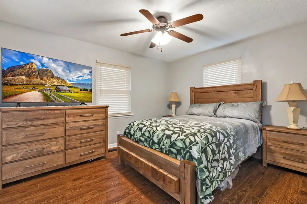 79 Oscar Elmore Lane Crossville TN 38555