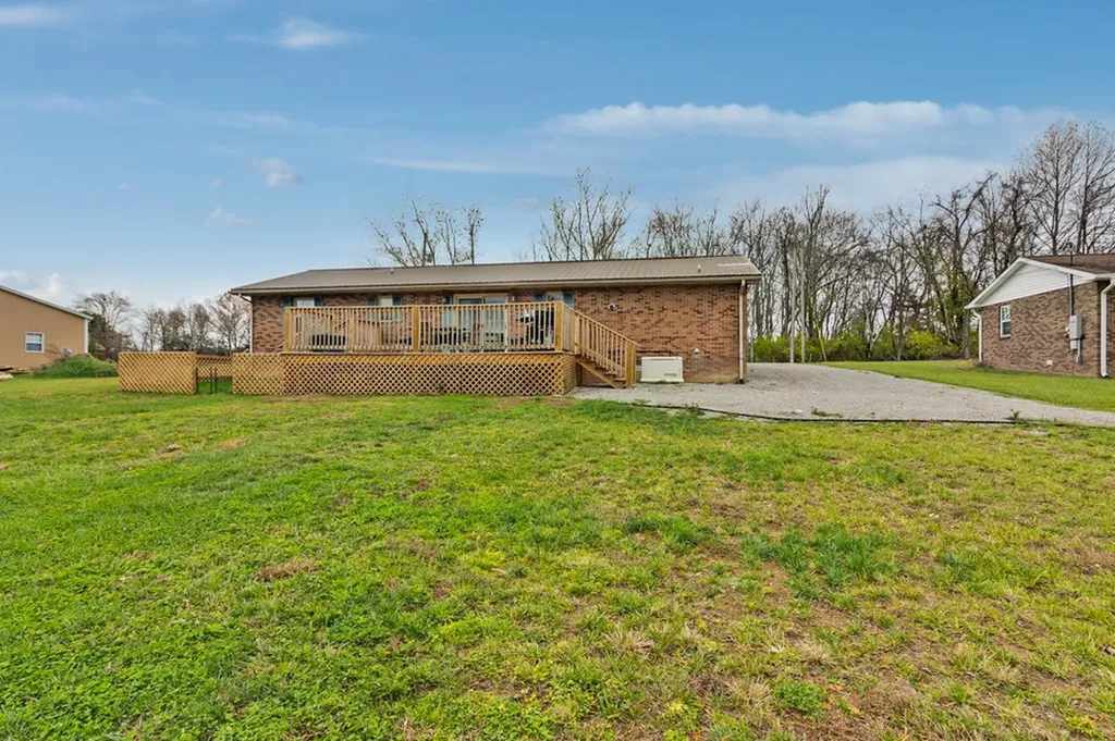 79 Oscar Elmore Lane Crossville TN 38555