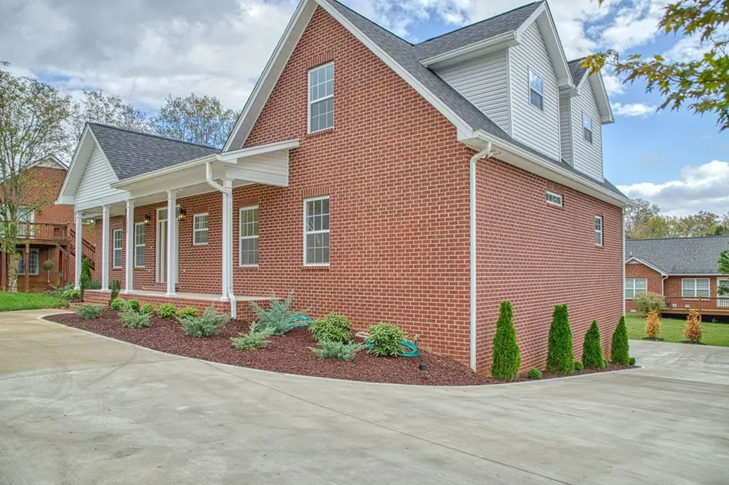 1329 Bridle Path Cookeville TN 38501