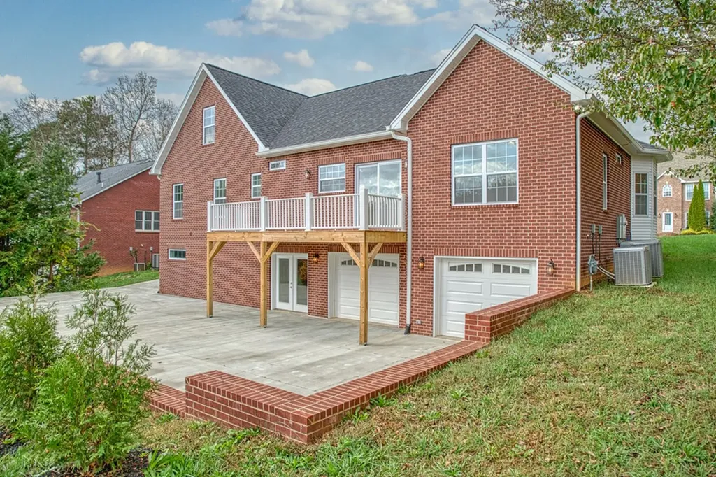 1329 Bridle Path Cookeville TN 38501