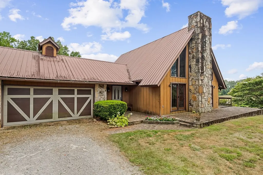 8445 Smithville Highway Sparta TN 38583