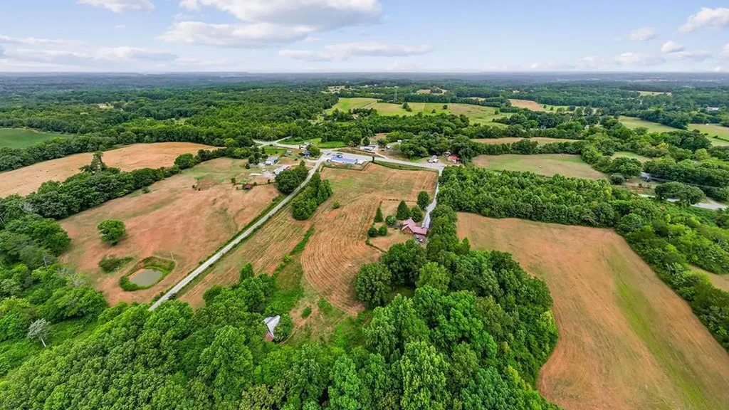 8445 Smithville Highway Sparta TN 38583