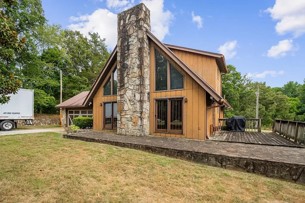 8445 Smithville Highway Sparta TN 38583